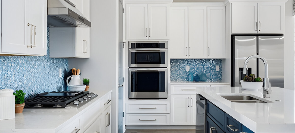 Trendy kitchen cabinets with bold colors and striking finishes for a modern touch.